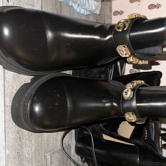 LIKE NEW IN BOX Gucci ankle boots(worn 1 time) - Picture 8 of 9